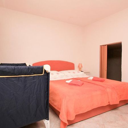 Robinson Braco Apartment Bogomolje Bagian luar foto