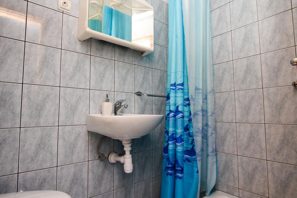 Robinson Braco Apartment Bogomolje Bagian luar foto