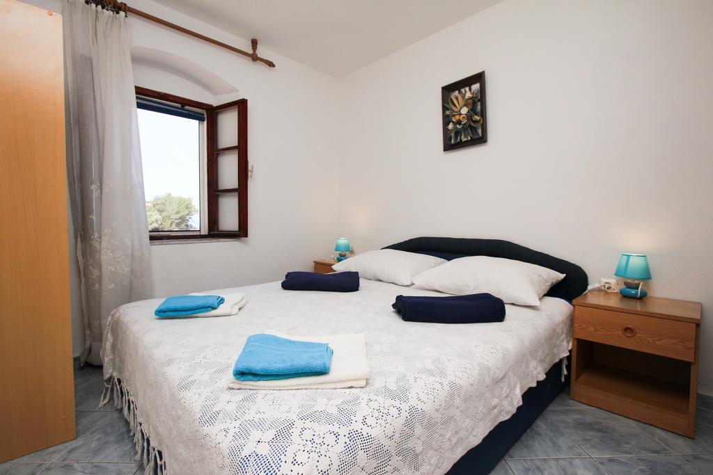 Robinson Braco Apartment Bogomolje Bagian luar foto